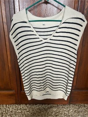 Striped V-Neck Knit Sweater Top - Cream & Black